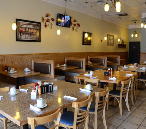 Briana's Pancake Cafe Restaurant - South Elgin, IL