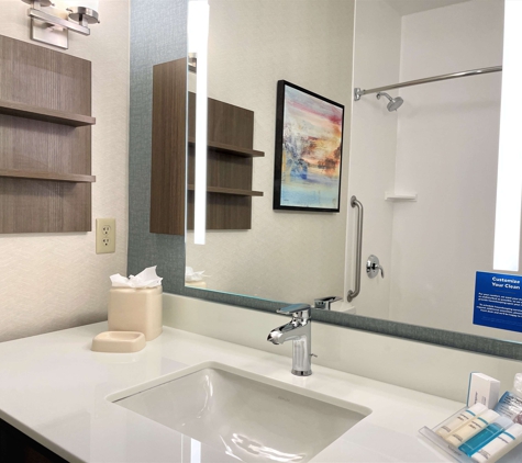 Hilton Garden Inn Oconomowoc - Oconomowoc, WI