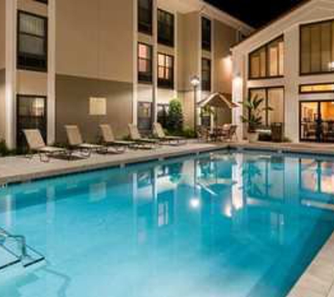 Hampton Inn & Suites Orlando/East UCF Area - Orlando, FL