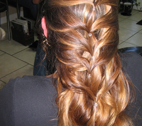 Access Beauty Salon - Zephyrhills, FL