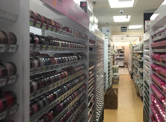 Lynamy Nail & Beauty Supply - Chicago, IL