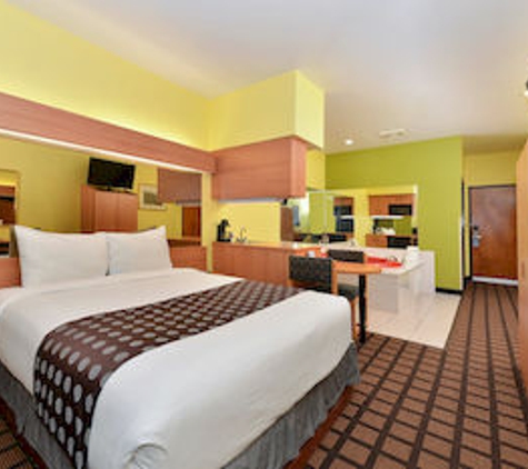 Microtel Inn & Suites by Wyndham Ft. Worth North/At Fossil - Fort Worth, TX