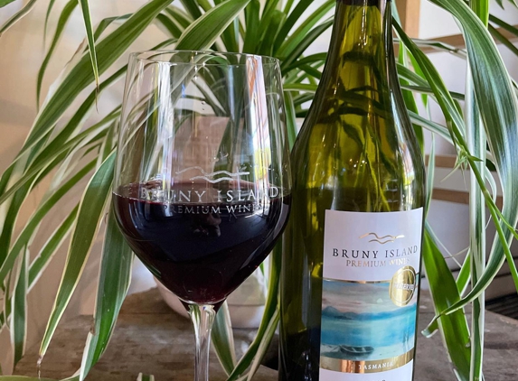 Bruny Island Premium Wines - Lunawanna, TAS