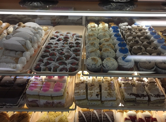 Giovanni's Italian Pastries - Agawam, MA