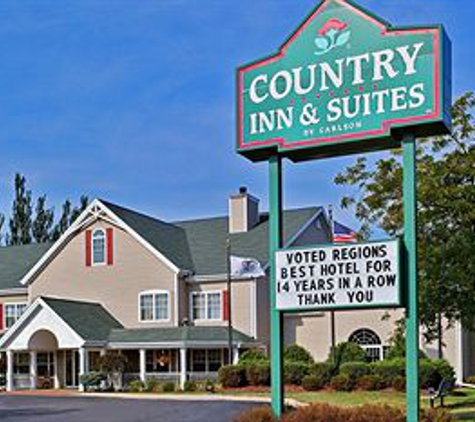 Country Inns & Suites - Freeport, IL