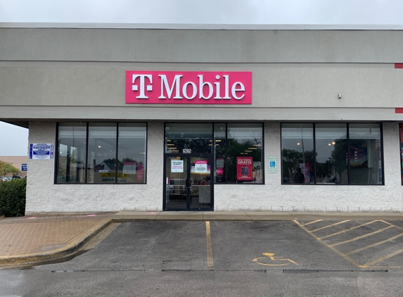 T-Mobile - Cicero, IL