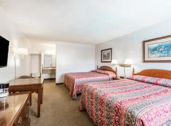 Travelodge by Wyndham Cape Cod Area - West Dennis, MA