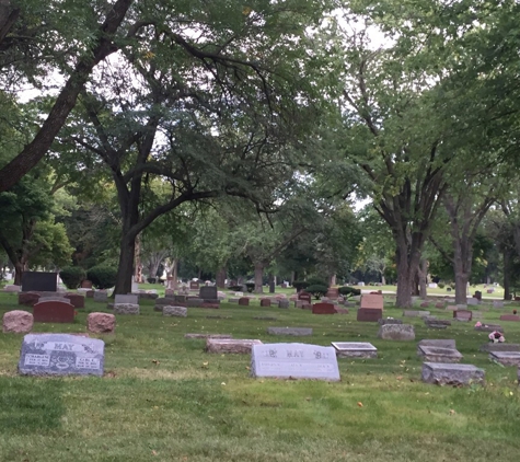 Graceland Cemetery - Milwaukee, WI