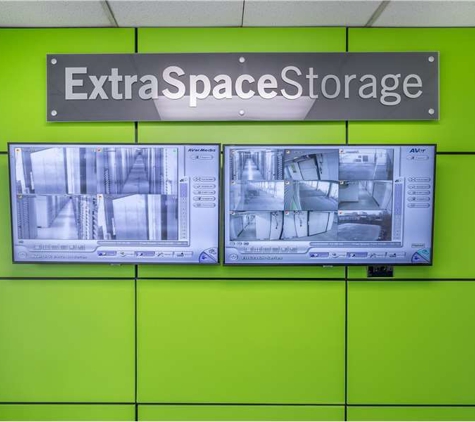 Extra Space Storage - Chicago, IL