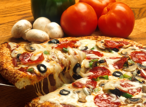 Plum Tomatoes Pizzeria & Restaurant - Mineola, NY