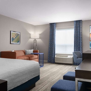 Hampton Inn & Suites Worcester - Worcester, MA