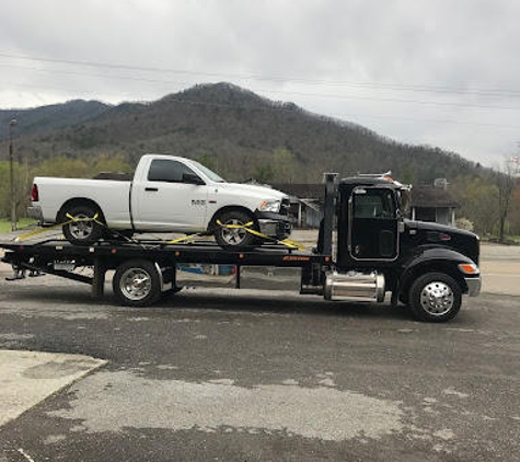 Rey’s Service Center and Wrecker Service - Seminole, TX