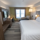 Holiday Inn Express & Suites Iron Mountain by IHG - Hotels