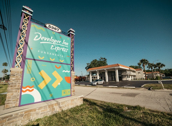 Developer Inn Express Fundamental, a Travelodge by Wyndham - Kissimmee, FL