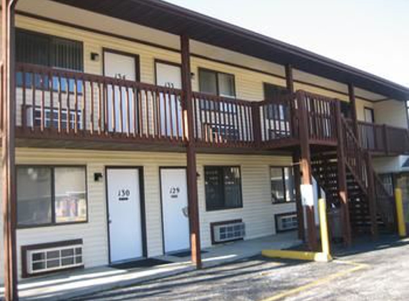 Crestview Inn & Suites - Cedar Lake, IN