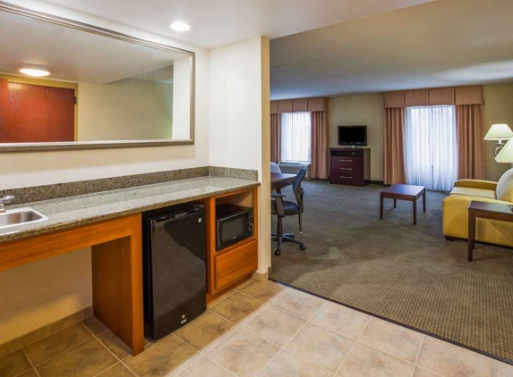 Hampton Inn & Suites Lino Lakes - Lino Lakes, MN