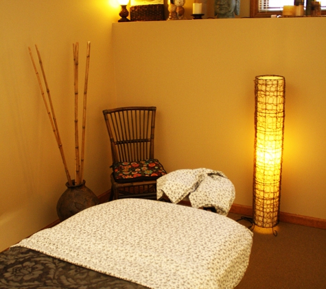 Cheryl Conway LMT - Renew Therapeutic Massage & Bodywork - North Haven, CT