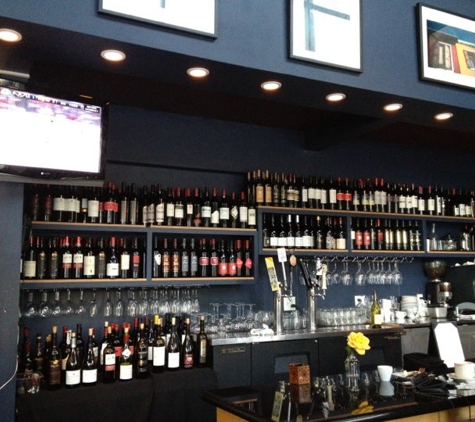 Left Coast Wine Bar & Gallery - Glendale, CA