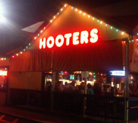 Hooters - Fort Lauderdale, FL