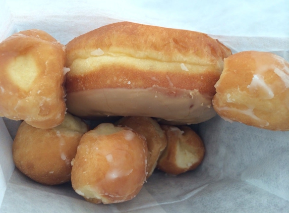 Happy Donuts - Windsor, CA