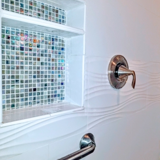 Bentz Remodeling - Tallahassee, FL. Shower Niche with Glass Mosaic