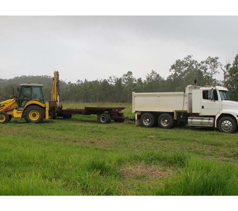 Mareeba Truck & Backhoe Hire - Mareeba, QLD