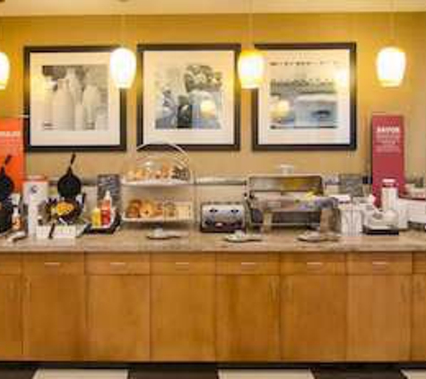 Hampton Inn & Suites Houston North IAH - Houston, TX