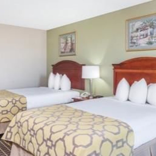 Baymont Inn & Suites - Clarksville, TN