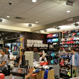 Foot Locker - Honolulu, HI