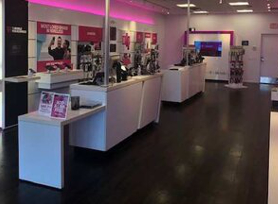 T-Mobile - Saint Paul, MN