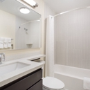 Candlewood Suites Longmont - Boulder Area by IHG - Hotels
