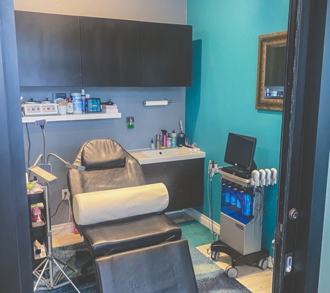 Vesper Gray Med Spa - Denver, CO. Eyelash salon