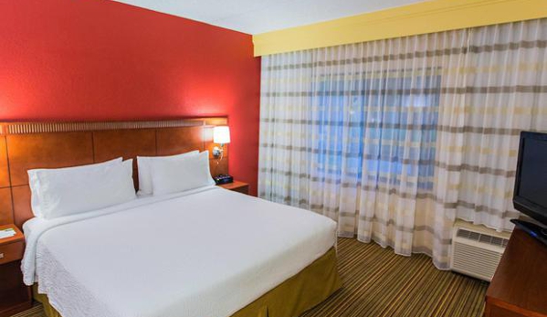 Courtyard by Marriott - Des Plaines, IL