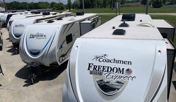 Lasso E RV Sales & Service Inc - Anamosa, IA. Coachmen Freedom Express travel trailers