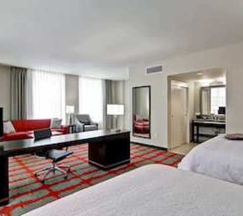 Hampton Inn & Suites Cincinnati-Downtown - Cincinnati, OH