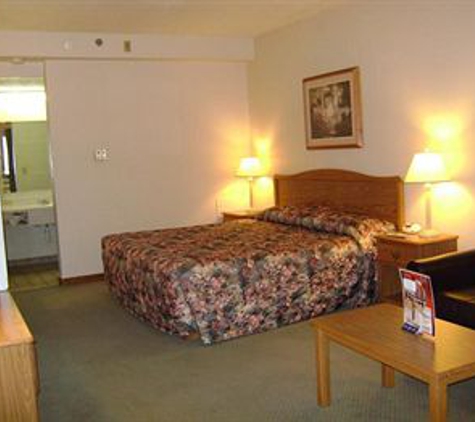 Baymont Inn & Suites - Fargo, ND