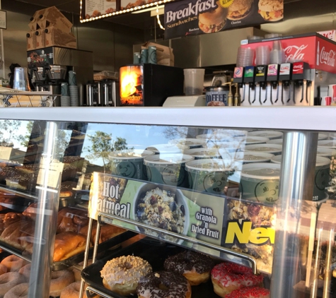 Yum-Yum Donuts - Santa Monica, CA