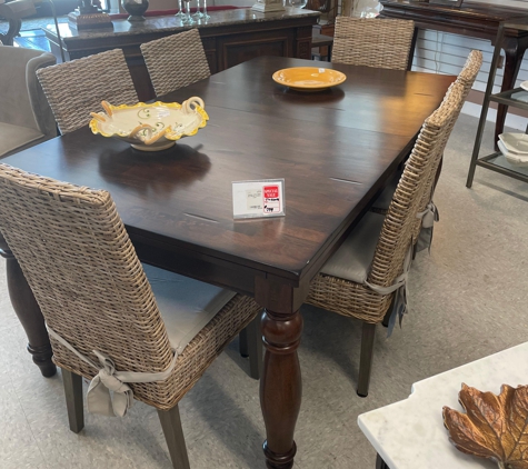 Eudybelles Furniture Resale and Consignment - Missouri City, TX