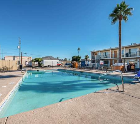 Econo Lodge - Phoenix, AZ