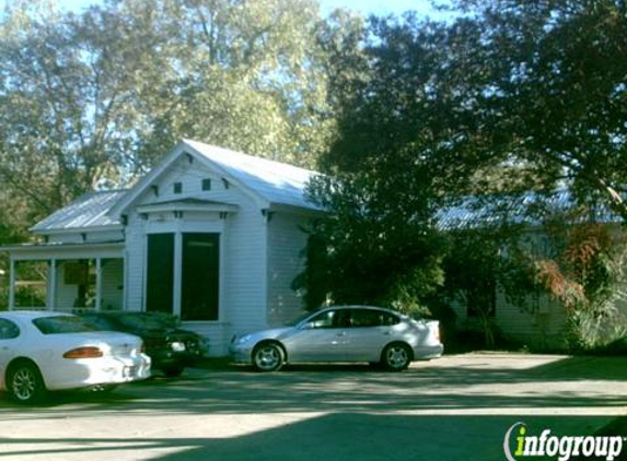 Best Lil' Hair House In Texas - Bastrop, TX