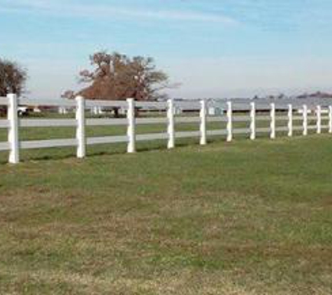 B.C.S. Vinyl Fence - Caldwell, TX