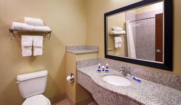 Best Western Plus DeSoto Inn & Suites - Mansfield, LA