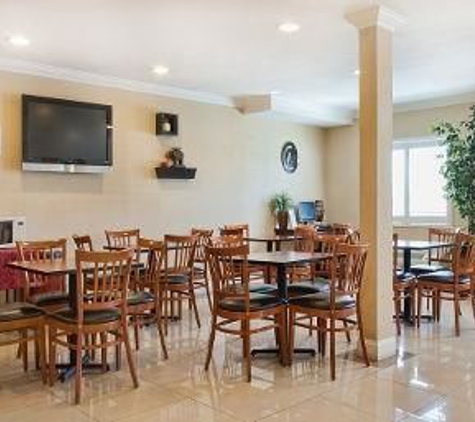 Days Inn & Suites by Wyndham Antioch - Antioch, CA