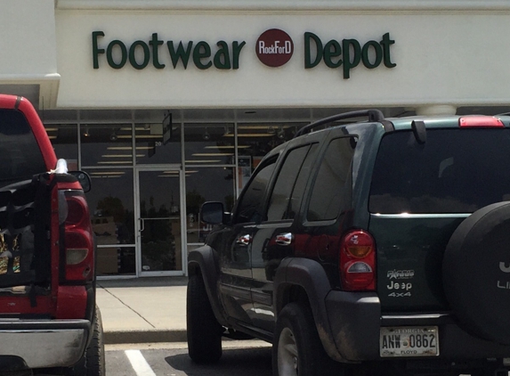 Rockford Footwear Depot - Calhoun, GA. Lot view