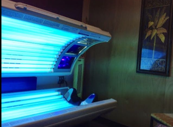 Craze For Rayz Tanning Salon & Mini Spa - Eagleville, PA