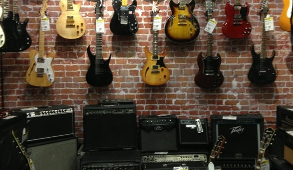 Guitar Center - Emeryville, CA