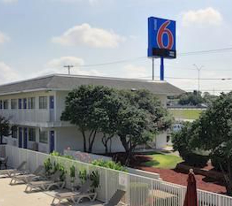 Motel 6 - Austin, TX