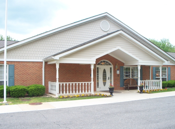 Arden Courts-A ProMedica Memory Care Community - Annandale, VA