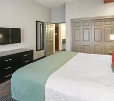 Best Western Plus Gallup Inn & Suites - Gallup, NM