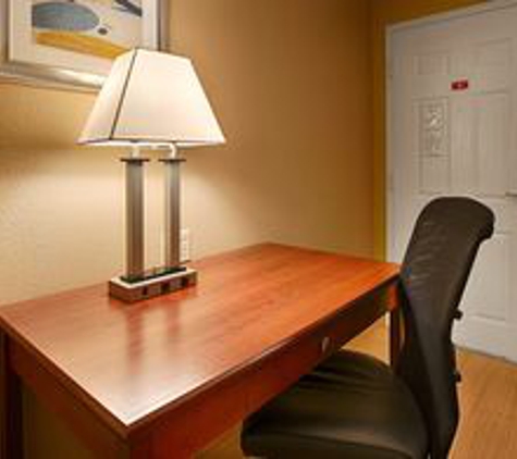 Best Western Plus Capitola By-The-Sea Inn & Suites - Capitola, CA